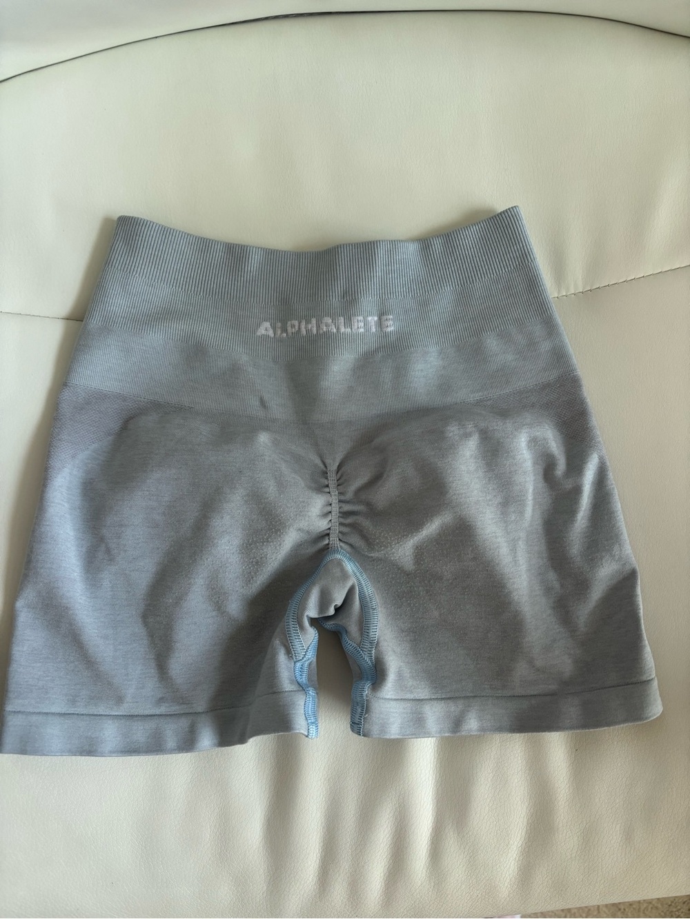 Alphalete Seamless High-Waist Light Gray Athletic Bike Shorts